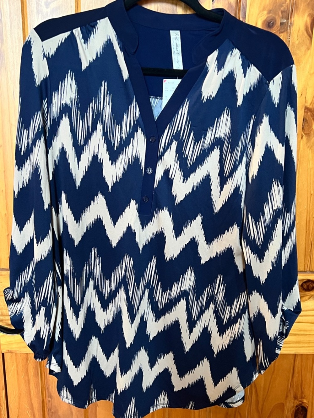 PerSeption Concept Navy & White Zigzag V-Neck Blouse